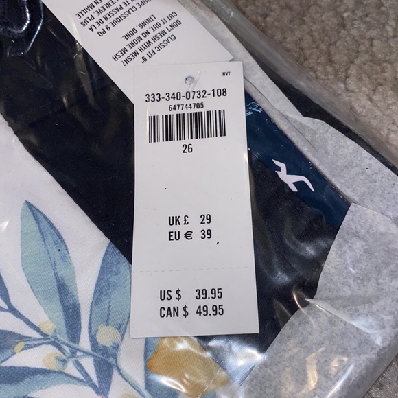 NWT - Hollister Unisex Floral 9” Boardshort (White & Floral Print) - Picture 4 of 8